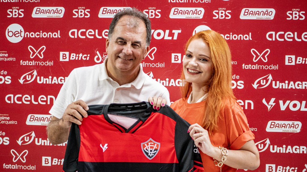 Esporte Clube Vitória agora é patrocinado pelo site de acompanhantes Fatal Model -