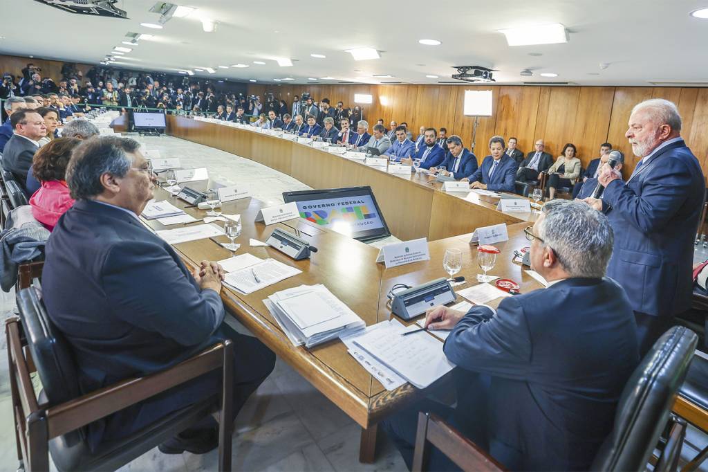 FÓRUM - Lula com governadores: em menos de um mês, dois encontros com os chefes dos Executivos estaduais -