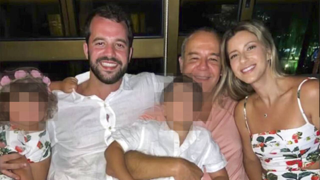 FELIZ ANO NOVO - Com o filho Marco Antônio, nora e netos: a primeira ceia de réveillon em família em seis anos -