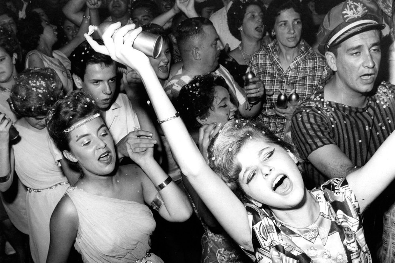 BONS TEMPOS -&ensp;Baile de sal&atilde;o dos anos 60: folia pr&eacute;-corre&ccedil;&atilde;o pol&iacute;tica -