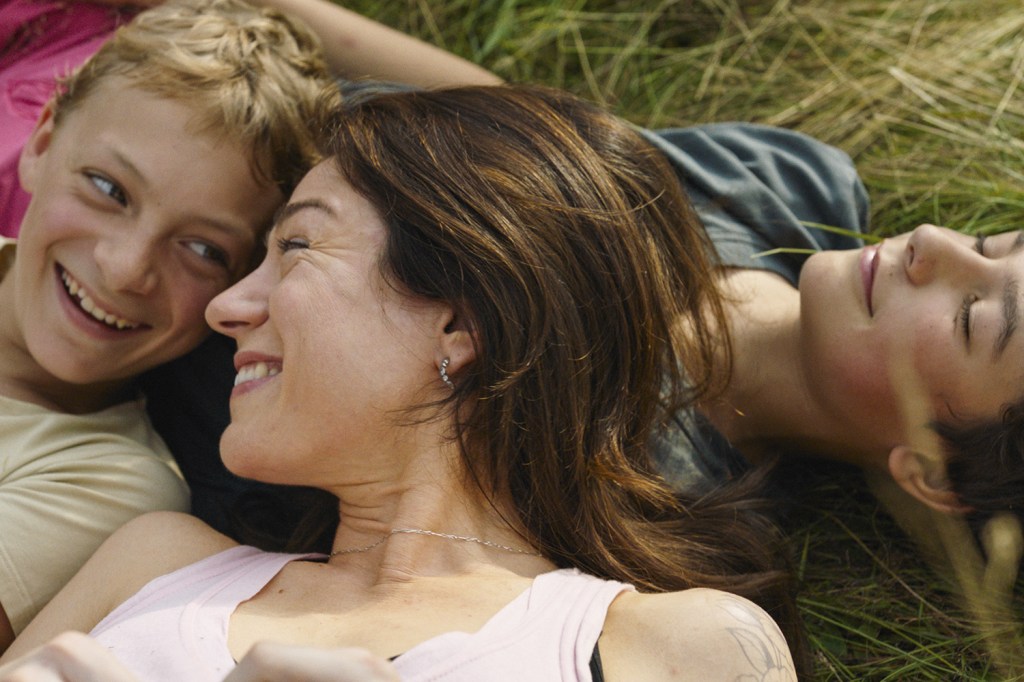 Rosamund Pike e Ben Affleck vivem casal disfuncional no thriller 'Garota Exemplar'