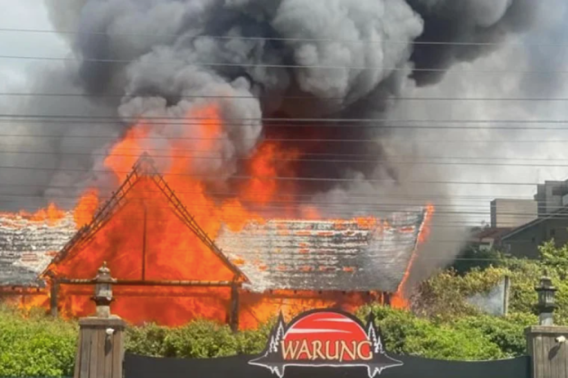 Incêndio de grandes proporções atinge o WARUNG Beach Club na Praia