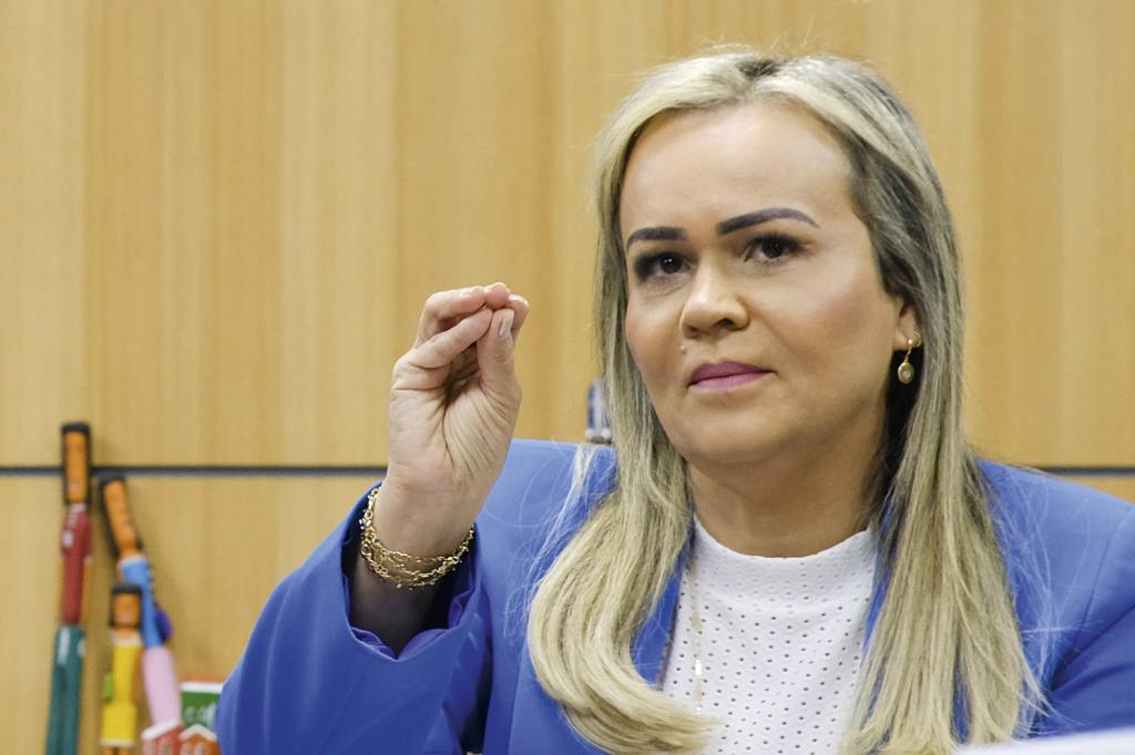 DANIELA-CARNEIRO—-2023-2-b.jpg CONSTRANGIMENTO - Daniela: a ministra tem ligações com milicianos do Rio de Janeiro -