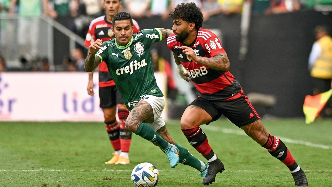 EM CAMPO - Partida entre Flamengo e Palmeiras: os mais ricos do país -
