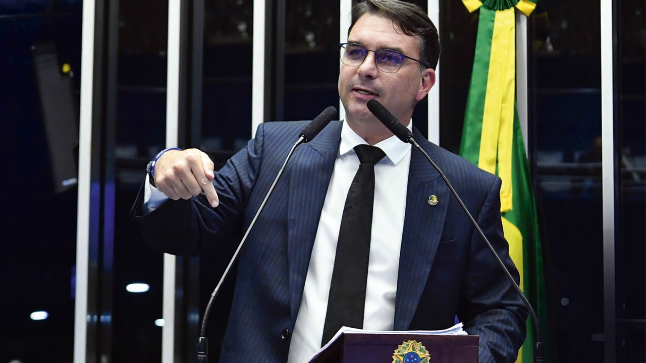 ZERO UM - Flávio: articulador do PL no Senado e disposição para eleição em 2024 -