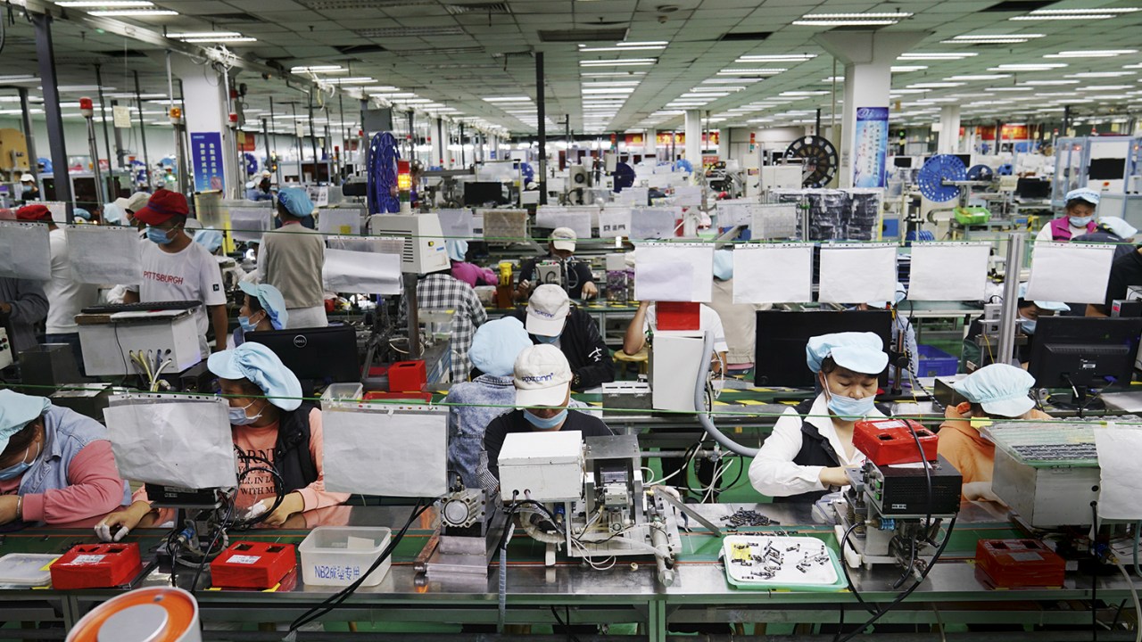 SAÍDA - Fábrica na China: multinacionais estão deixando o país -