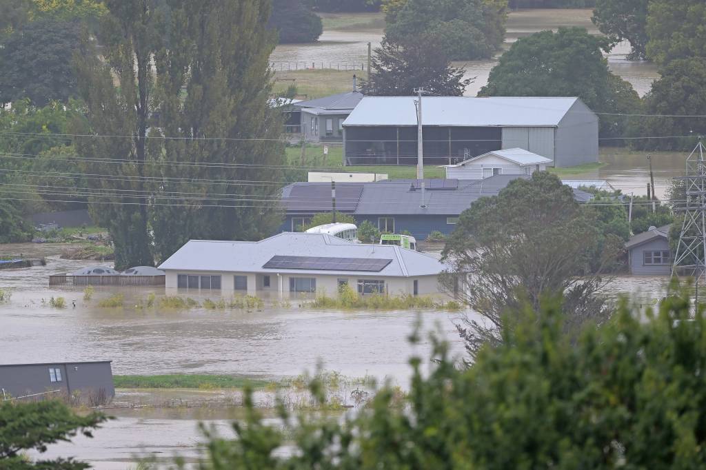 Casas em Waiohiki são inundada