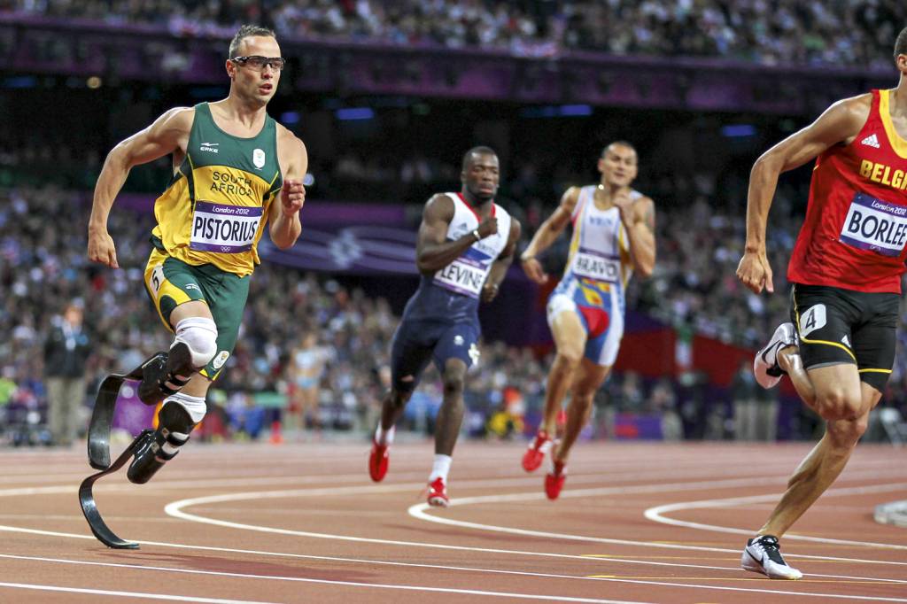 GettyImages-599301458.jpg DOPING MECÂNICO - Pistorius, em 2012: a prótese de titânio não fez diferença -
