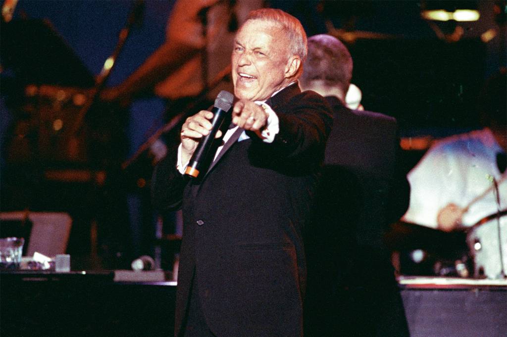IDAS E VINDAS - Sinatra: insistência em voltar ao palco quando a voz já falhava -