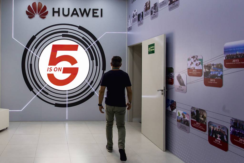 NA MIRA - Huawei: a empresa é alvo de ameaças por coletar informação sigilosa -