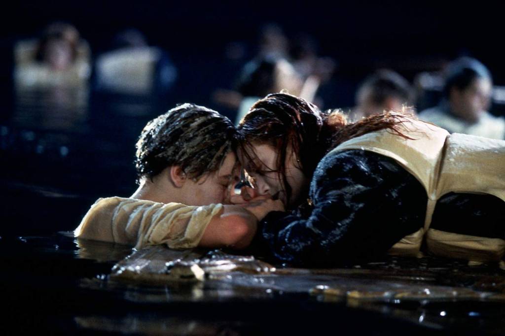 Jack e Rose na fatídica cena de 'Titanic', de James Cameron