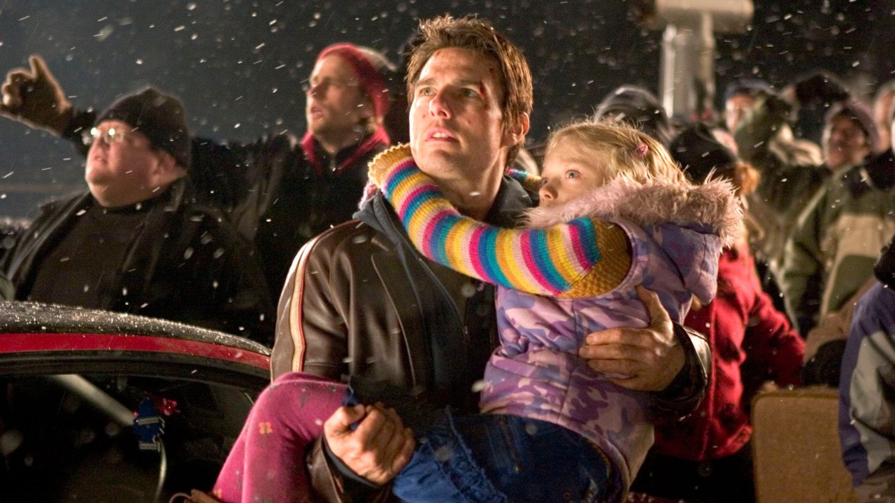 Tom Cruise e Dakota Fanning em 'Guerra dos Mundos', de 2005 -