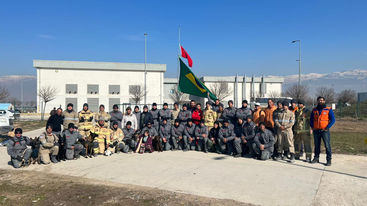 Grupo formado por bombeiros militares de São Paulo, Minas Gerais e Espírito Santo foi elogiado por governo turco. -