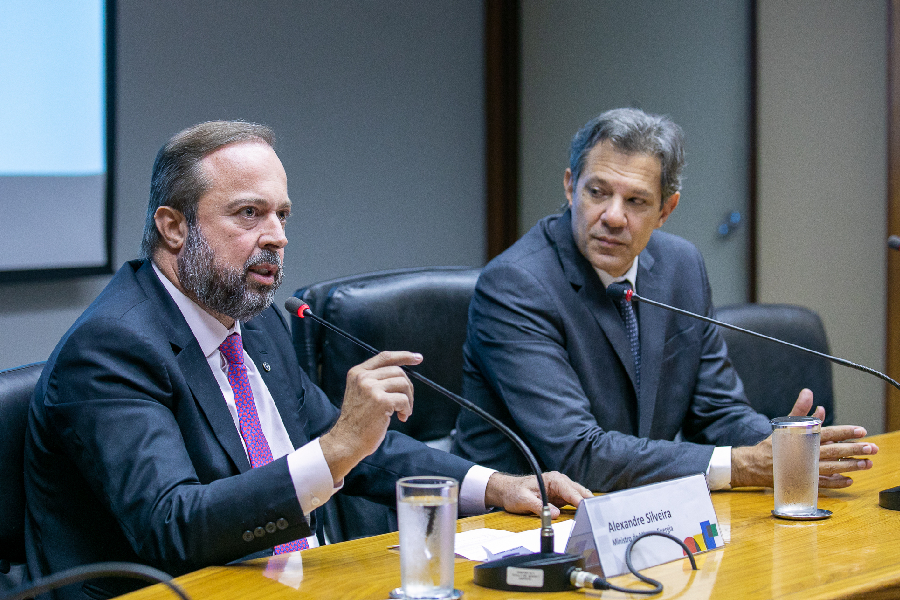 O ministro de Minas e Energia, Alexandre Silveira, e o ministro da Fazenda, Fernando Haddad