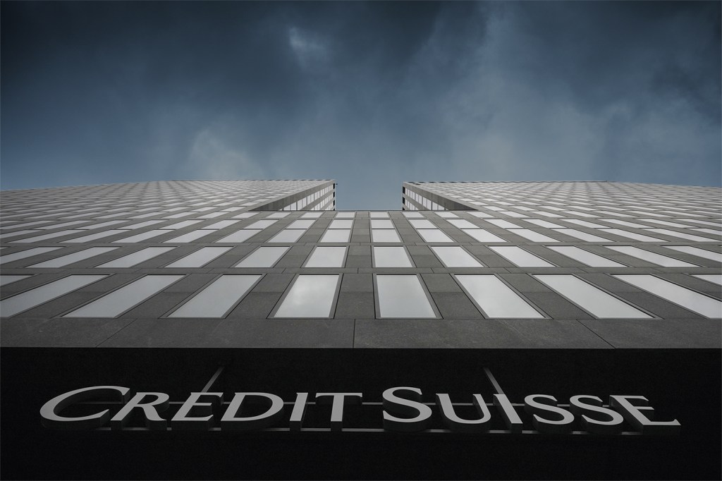 AMEAÇA - Sede do Credit Suisse, em Zurique: receio de um efeito global