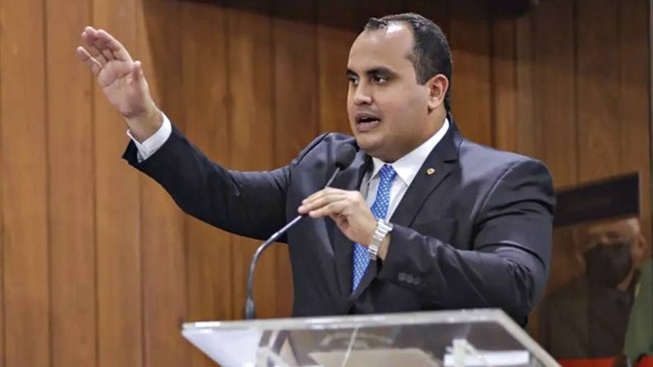 SEM EXPLICAÇÃO - Georgiano Neto: o deputado requisitou a nomeação do criminoso para “trabalhar” em seu gabinete