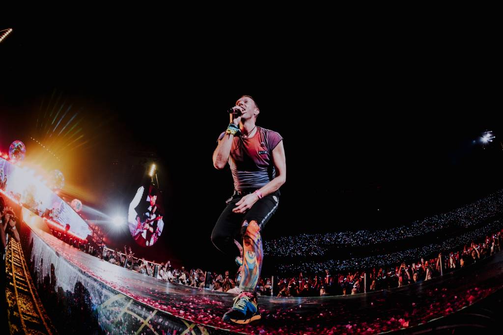 Chris Martin, do Coldplay, durante o show da banda no estádio do Morumbi, em 10/03/2022 -