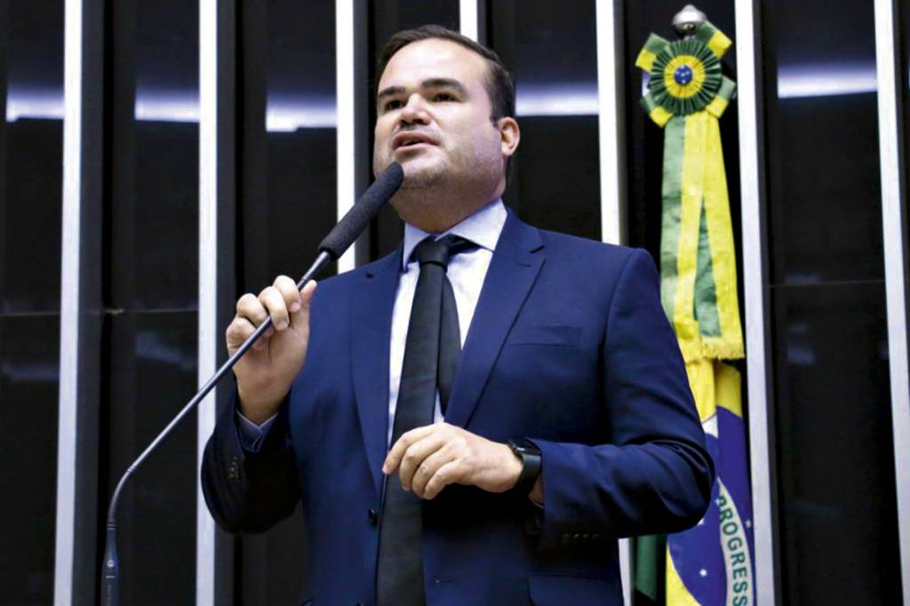 CERCO - Cacá Leão: abordagem policial suspeita durante a campanha