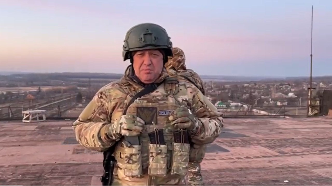 Yevgeny Prigozhin, chefe do grupo mercenário Wagner, ameaça soldados ucranianos que continuarem em Bakhmut. 03/03/2023 -