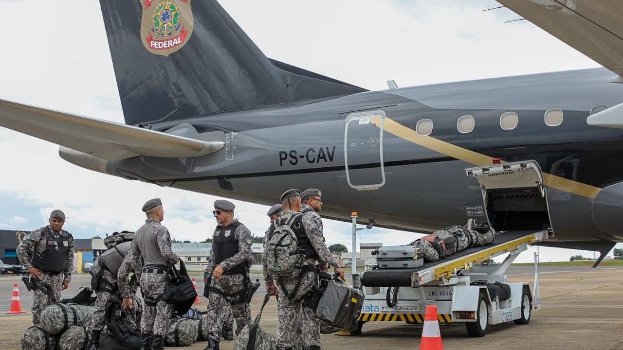 Homens da Força Nacional embarcam para o Rio Grande do Norte para ajudar a conter a crise de Segurança Pública no Estado.