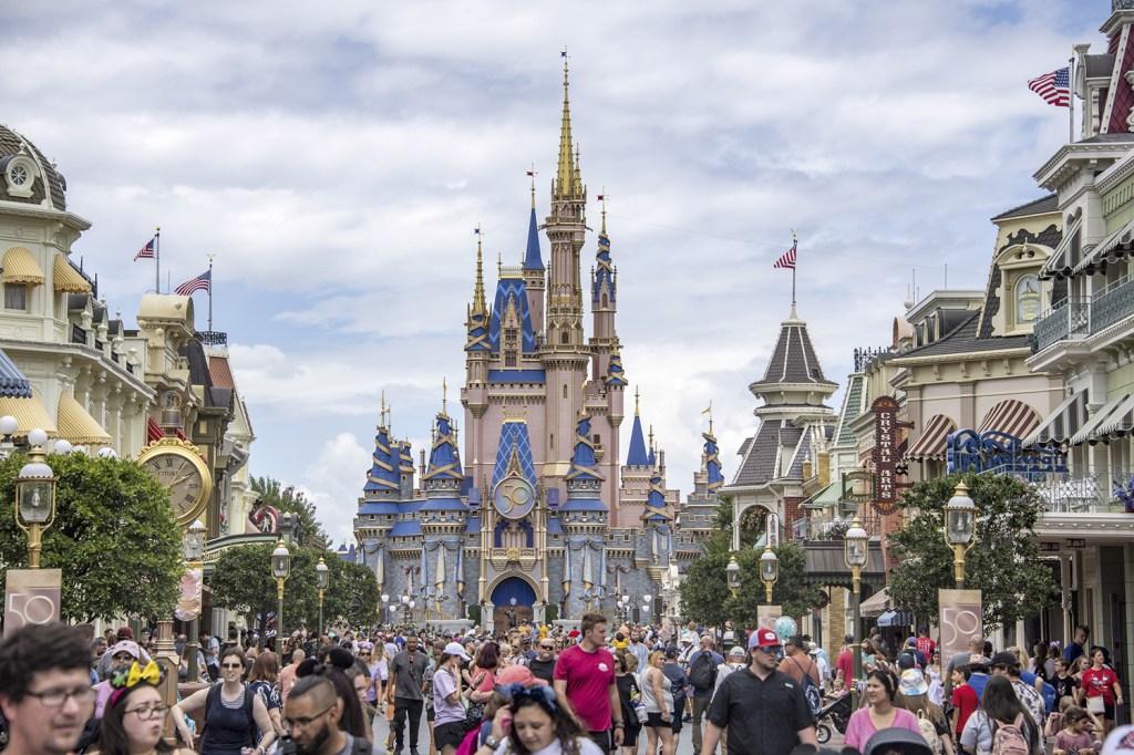 DISNEY - Em alta: o número de turistas brasileiros nos EUA subirá 19% em 2023