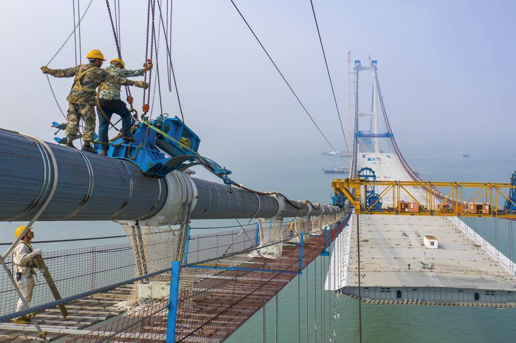 GettyImages-1468443965.jpg EM OBRA - Ponte em construção: investimentos em infraestrutura podem beneficiar o Brasil