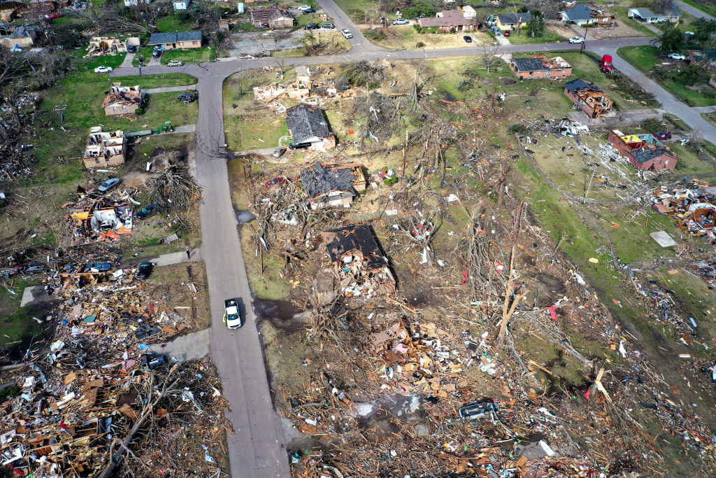 Devastação causada por um tornado em Rolling Fork, no Mississippi; ao menos 26 pessoas morreram -