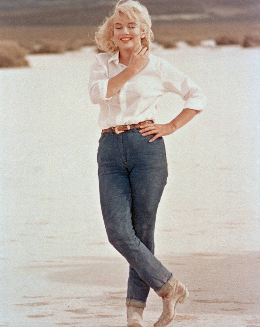 GLAMOUR - Anos 1950 e 1960 - Adotado por estrelas de Hollywood, como Marilyn Monroe, virou sinônimo de possibilidade aos comuns dos mortais: “Eu também quero ser assim”.