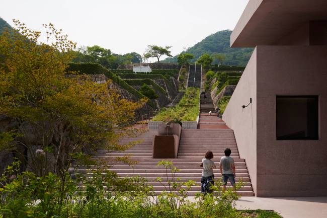 Capela do Cemitério de Inagawa e Centro de Visitantes, foto cedida por Keiko Sasaoka