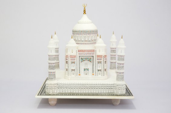 Maquete do Taj Mahal em mármore branco, dada pela Índia, é o presente mais caro recebido por Jair Bolsonaro -