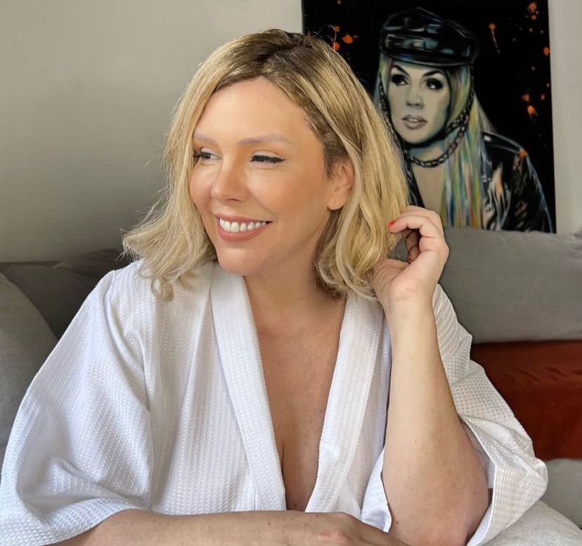 Simony tem contas penhoradas por dívida com personal shopper em Miami