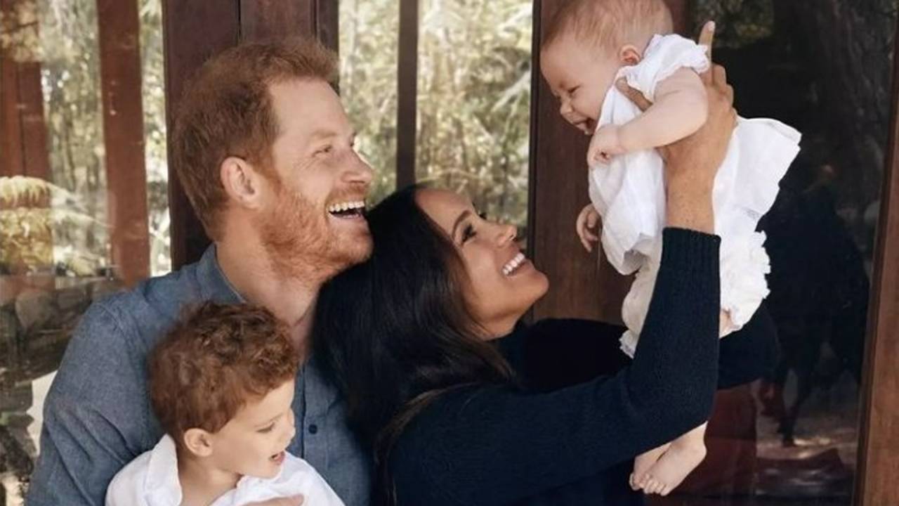 Filhos do príncipe Harry e Meghan Markle, Duquesa de Sussex, agora são príncipe Archie e princesa Lilibet. -
