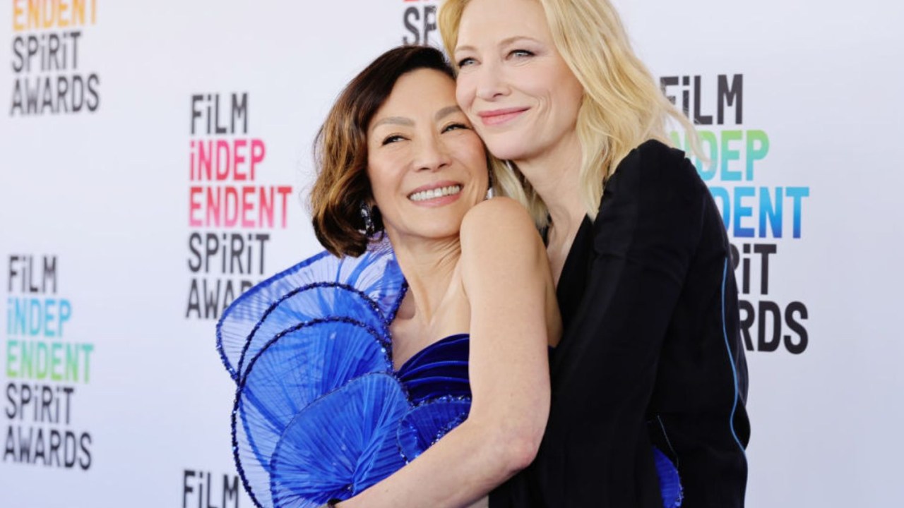 Michelle Yeoh e Cate Blanchett no Film Independent Spirit Awards
