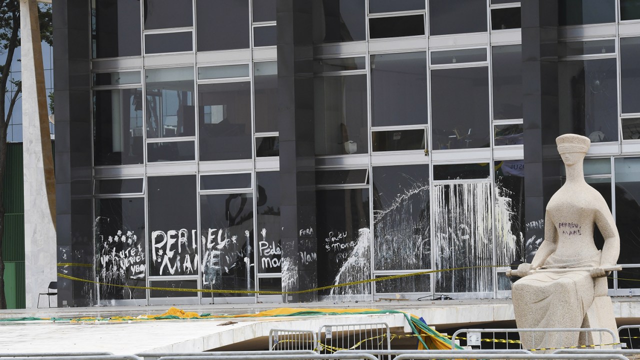 RESULTADO - Ataque: no dia 8 de janeiro, vândalos invadiram e depredaram as instalações da Corte