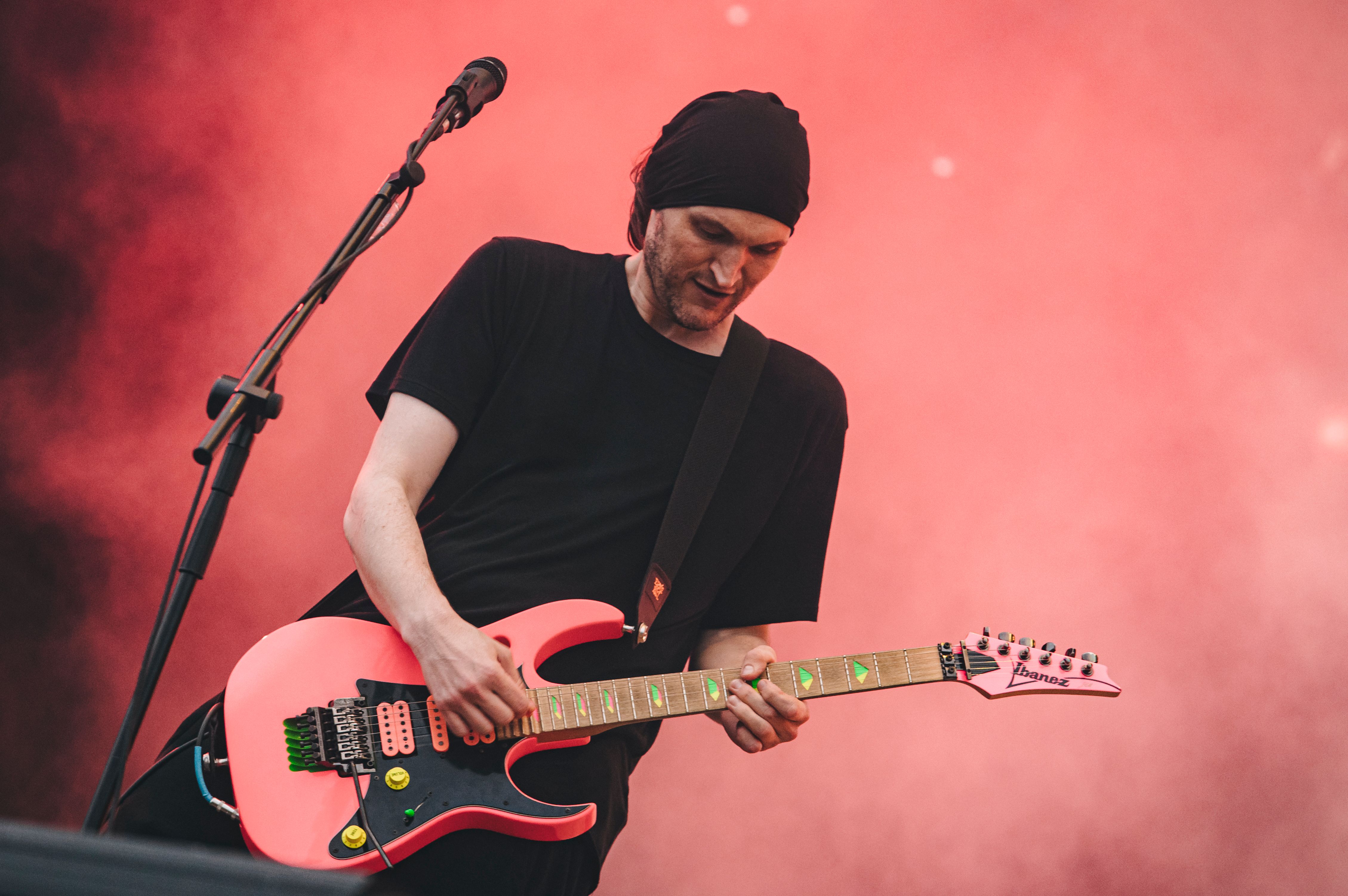 O guitarrista Josh Klinghoffer, que tocou com Jane's Addiction no Lollapalooza Brasil 2023