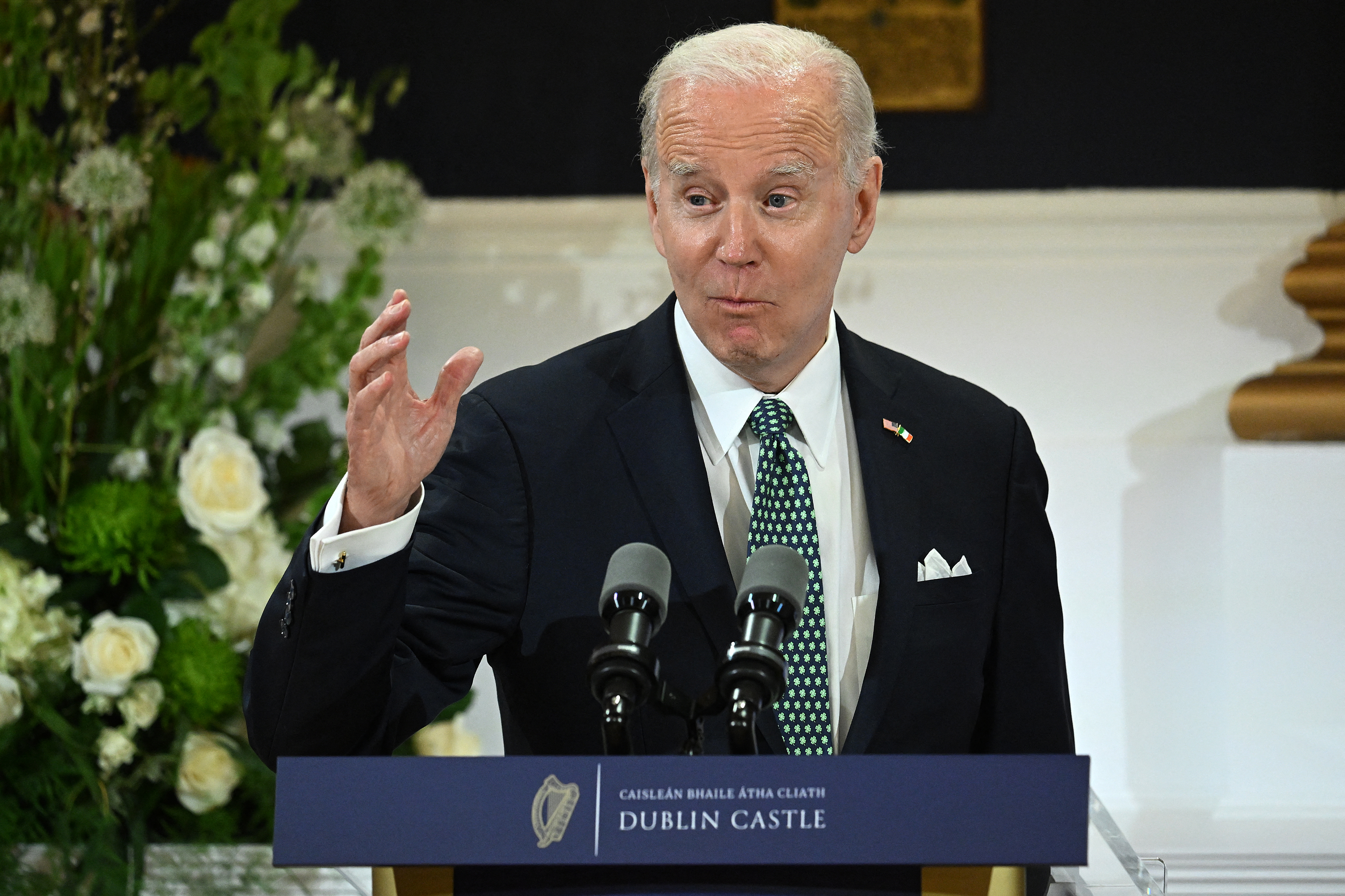‘Estou em casa’, diz Biden ao Parlamento irlandês