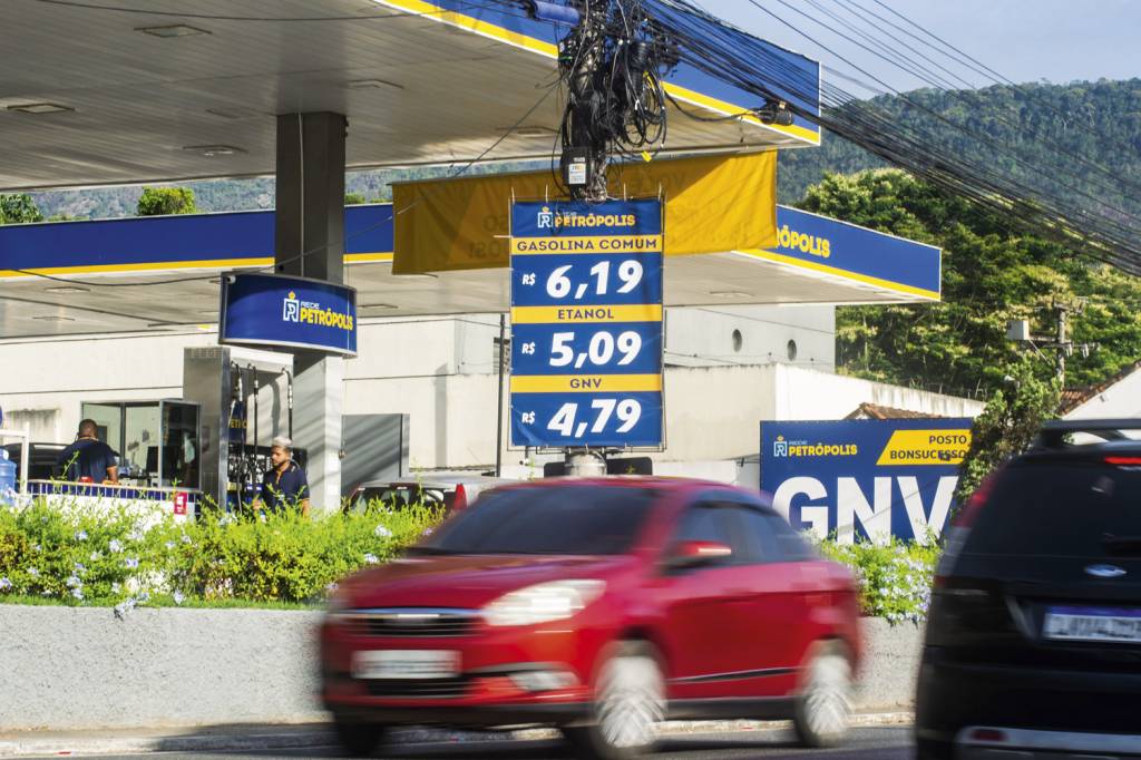20230303084545398_11.jpg RESISTENTE - Gasolina: um dos poucos itens a subir mais de preço em março