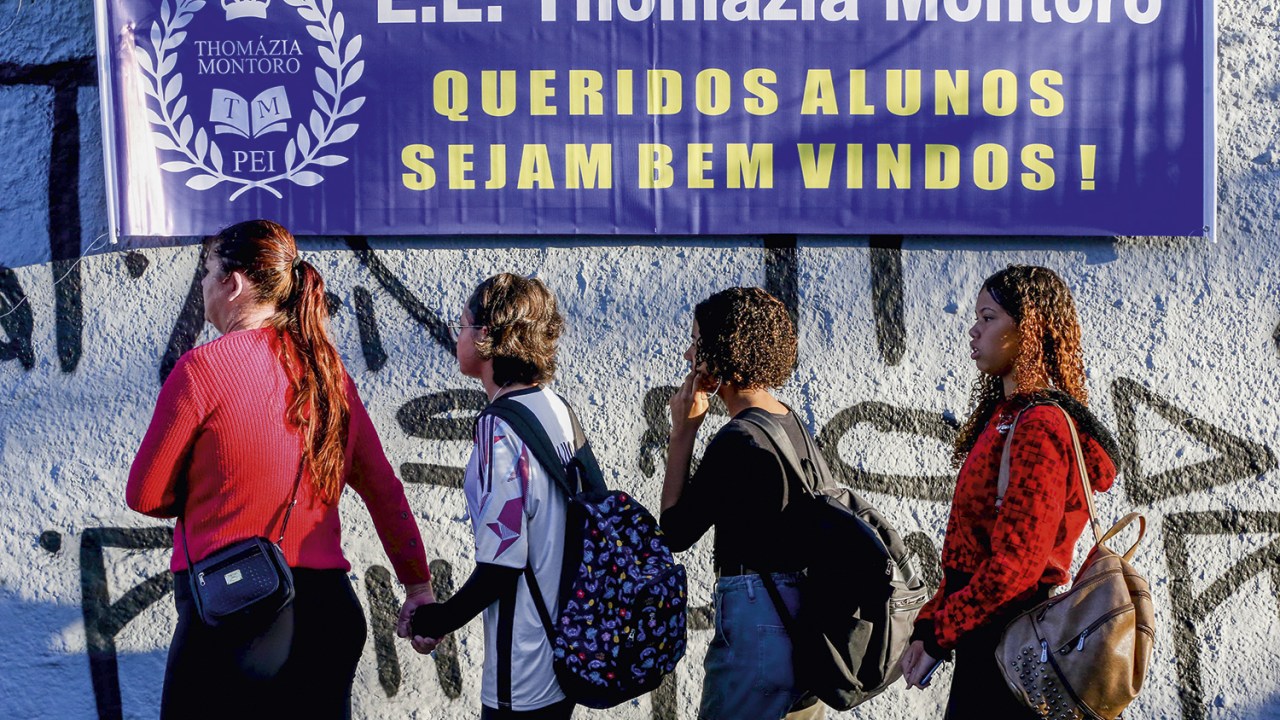 RECOMEÇO - Volta às aulas em escola de São Paulo: assassino homenageava atirador no Twitter