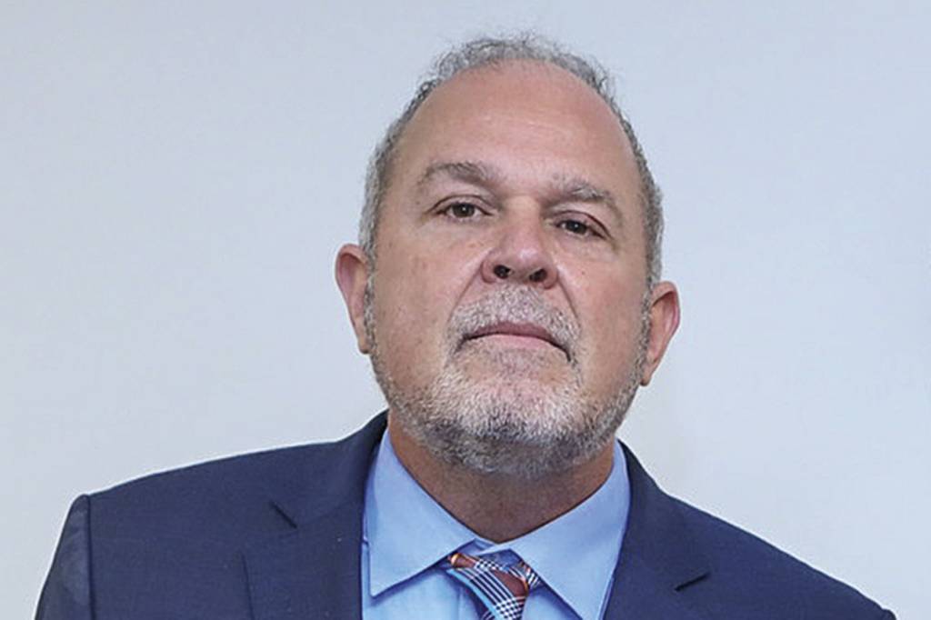 Carlos-Zucolotto-Sergio-Moro.jpg INTERMEDIAÇÃO - Carlos Zucolotto: amigo de Moro teria tentado negociar delação com o chefe da força-tarefa