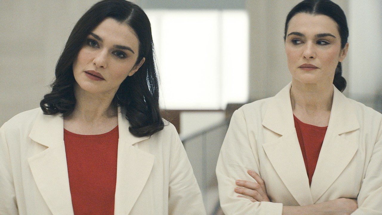 DOSE DUPLA - Rachel Weisz como as gêmeas da minissérie: remake de clássico com olhar feminino
