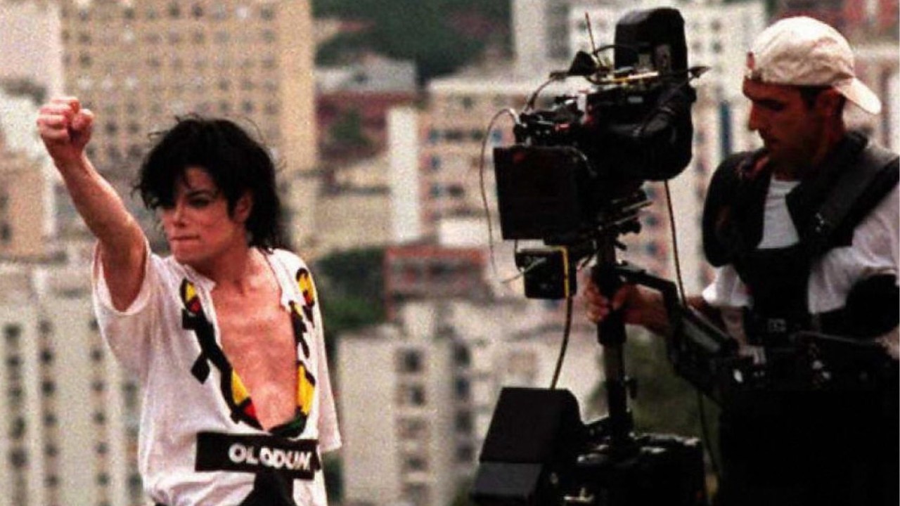 Michael nos bastidores do clipe de 'They Don't Care About Us'