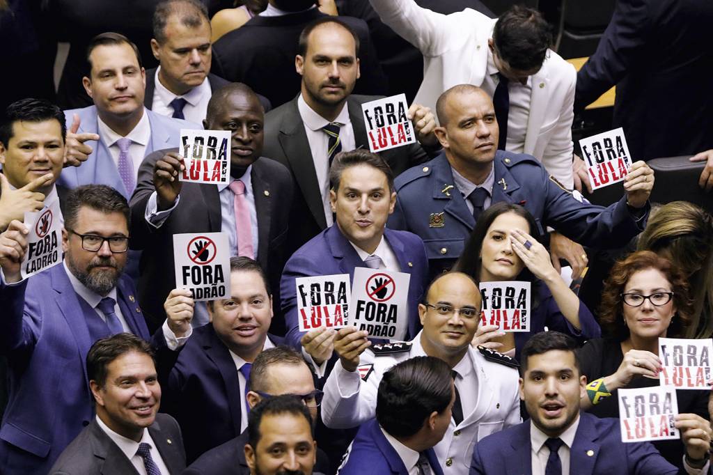 SEM BALA - Eduardo Bolsonaro: o líder da minoria não controla nem o seu PL