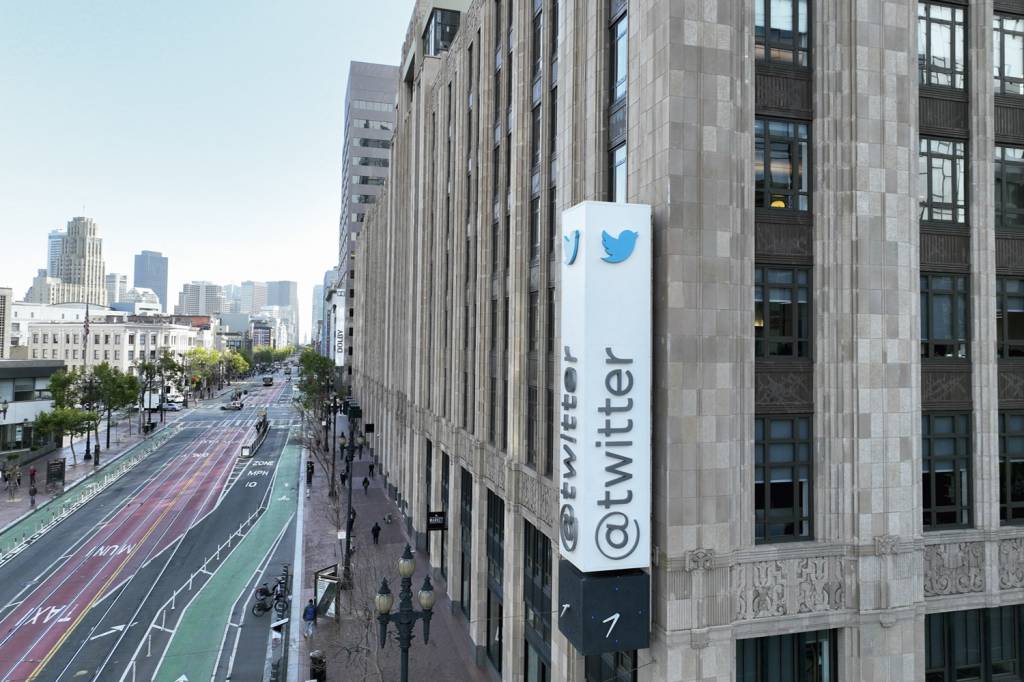 SOB PRESSÃO - Sede do Twitter nos EUA: recuo após ameaça de investigação