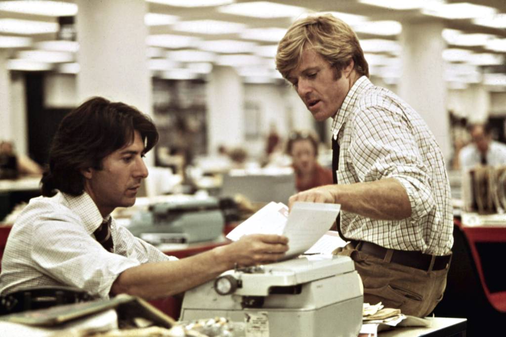 ATRÁS DOS FATOS - Hoffman e Redford como repórteres do Post: incansáveis