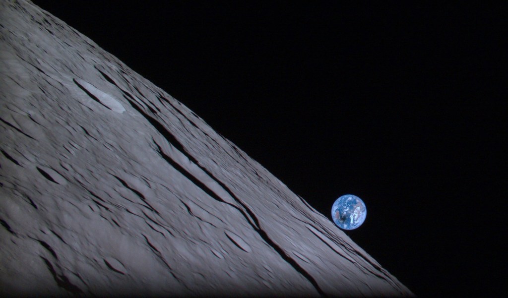 Câmera a bordo da Hakuto-R M1 capta nascer da Terra visto da Lua