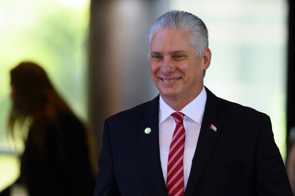 Parlamento de Cuba ratifica novo mandato presidencial de Miguel Díaz-Canel