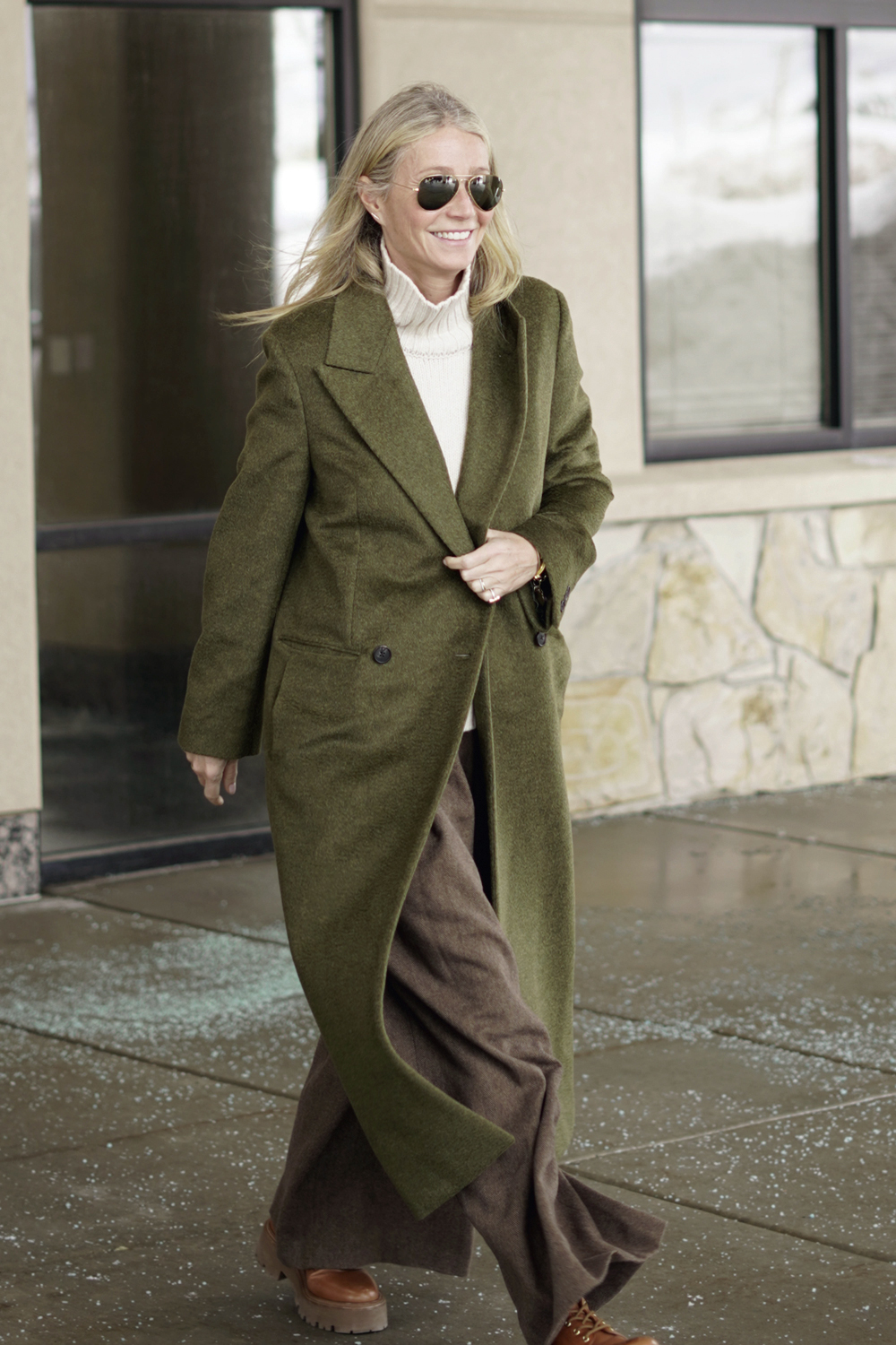 CENA ROUBADA - Gwyneth Paltrow no tribunal: looks ganharam o noticiário