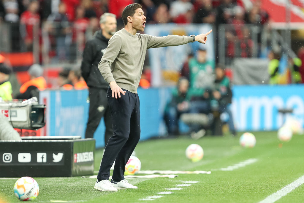 Xabi Alonso brilha no Leverkusen e vira técnico sensação da Europa