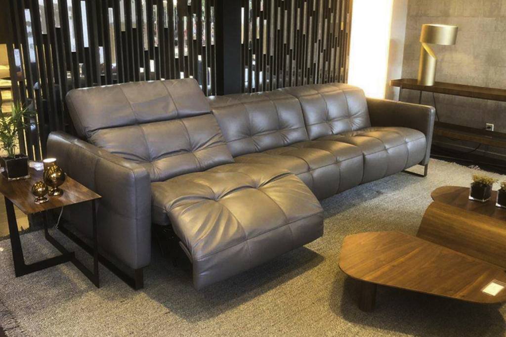 SOFA-RAUL-ELETRICO-Fotos-dos-Móveis-Adquiridos-2.jpg LUXO - Sofá novo: elétrico, reclinável e comprado por 65 000 reais por Lula