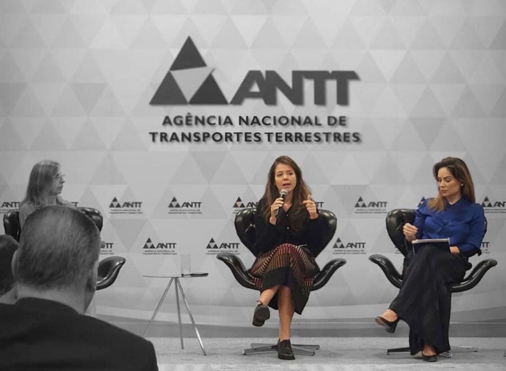 O professor Bruno Daniel (PSOL) e a ex-vereadora Bete Siraque (PT), durante anúncio de aliança para a disputa da prefeitura de Santo André